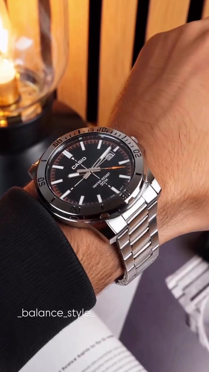 Годинник Casio на руці